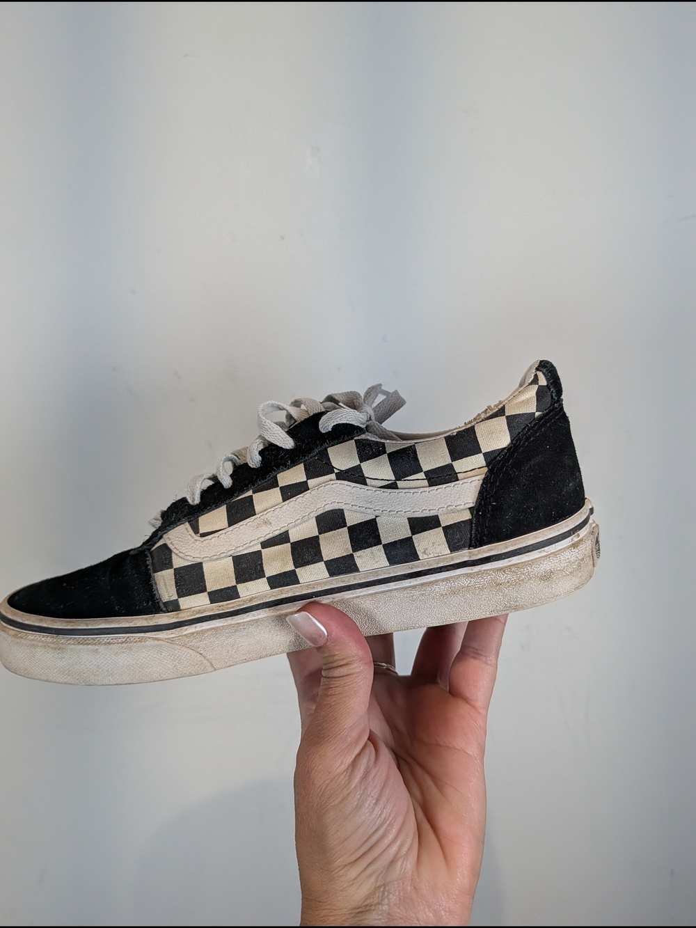Vans Classic Checkerboard Skate Shoe - Black & White, Size 8 - Picture 2 of 6